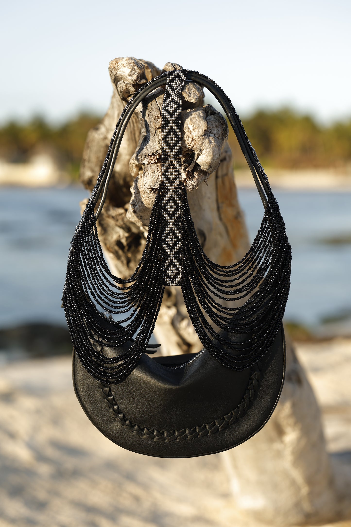 HALF MOON BLACK